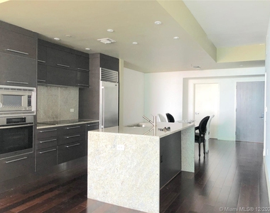 900 Biscayne Blvd - Photo Thumbnail 2