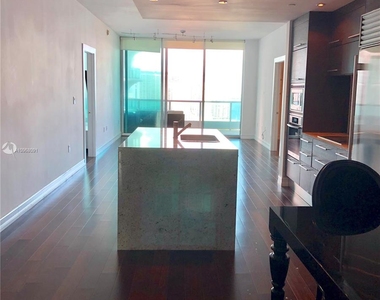 900 Biscayne Blvd - Photo Thumbnail 4