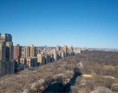 200 Central Park S - Photo Thumbnail 2