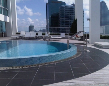 500 Brickell Ave - Photo Thumbnail 13