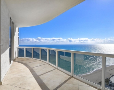 16001 Collins Ave - Photo Thumbnail 14