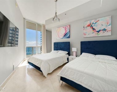 15901 Collins Ave - Photo Thumbnail 14