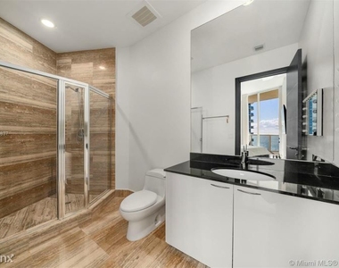 15901 Collins Ave - Photo Thumbnail 16