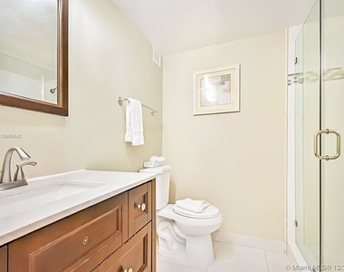 5225 Collins Ave - Photo Thumbnail 28