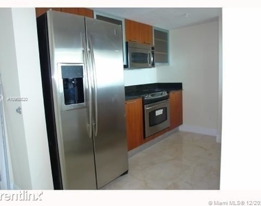 1800 N Bayshore Dr Apt 3703 - Photo Thumbnail 3