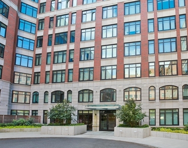 125 Parkside Avenue - Photo Thumbnail 5