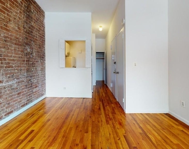 348 East 87 Street - Photo Thumbnail 1