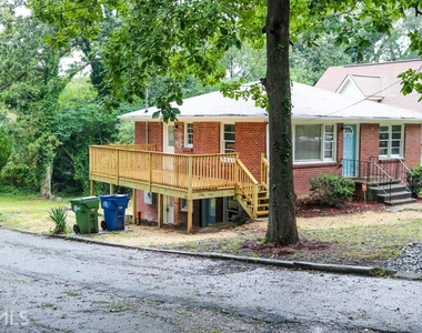 748 Charlotte Pl - Photo Thumbnail 1