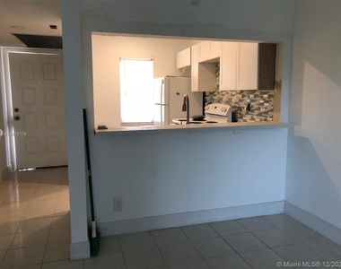 8421 Royal Palm Blvd - Photo Thumbnail 3