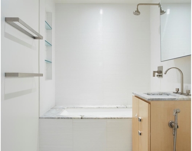 322 W 57th St - Photo Thumbnail 10