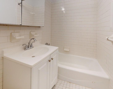 336 East 86th Street - Photo Thumbnail 4