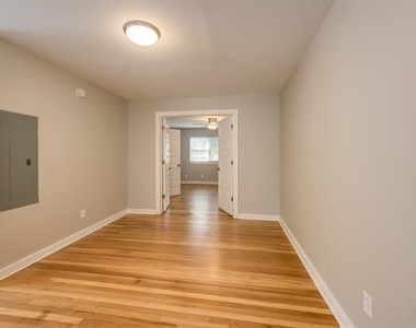 880 Saint Charles Avenue Ne # 3 - Photo Thumbnail 5