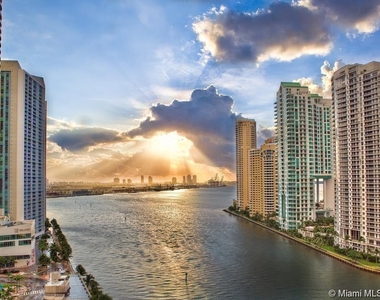 200 Biscayne Boulevard Way - Photo Thumbnail 0