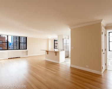 201 East 87th Street - Photo Thumbnail 1