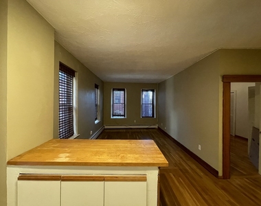 160 Salem Street Unit 6 - Photo Thumbnail 4