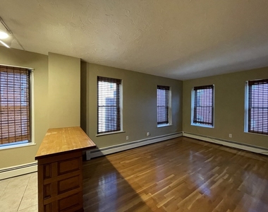 160 Salem Street Unit 6 - Photo Thumbnail 2