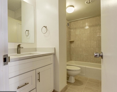 4515 Willard Ave #1814s - Photo Thumbnail 13