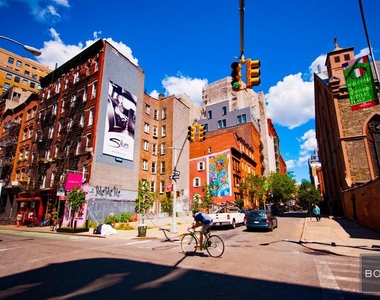 Mott Street - Photo Thumbnail 0