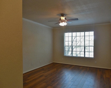 2255 Braeswood Park Drive - Photo Thumbnail 4