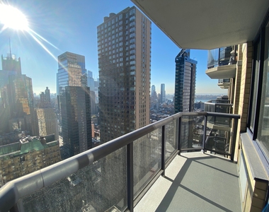 235 West 48th Street - Photo Thumbnail 30