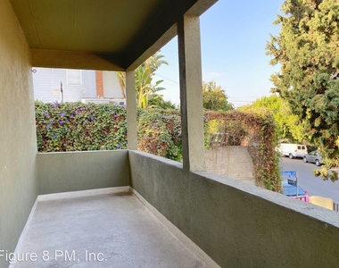 1138 Laguna Avenue - Photo Thumbnail 2