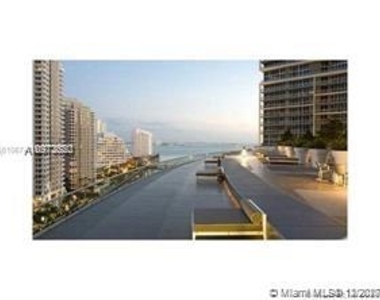 465 Brickell Av - Photo Thumbnail 10