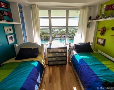 5600 Collins Ave - Photo Thumbnail 14