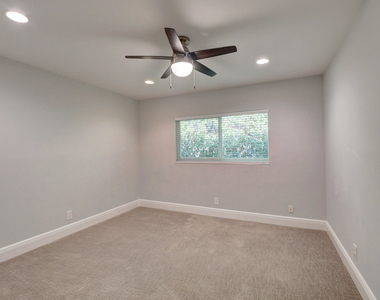 7700 Ne Spanish Trail Court - Photo Thumbnail 34