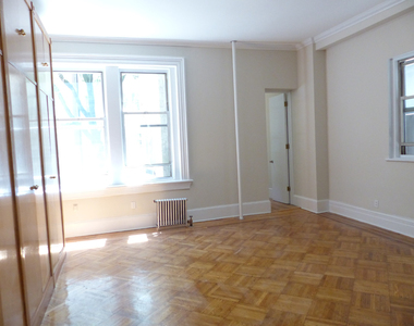 110 East 61st Street - Photo Thumbnail 1