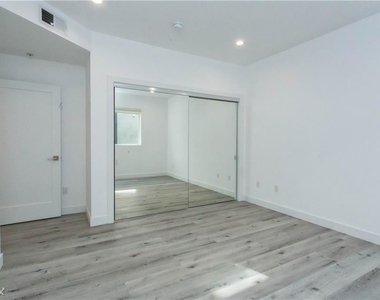 947 Wilcox Ave Unit 202 - Photo Thumbnail 2