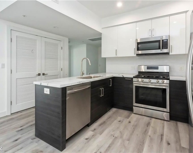 947 Wilcox Ave Unit 301 - Photo Thumbnail 1