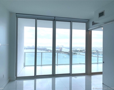 2020 N Bayshore Dr Apt 3207 - Photo Thumbnail 4