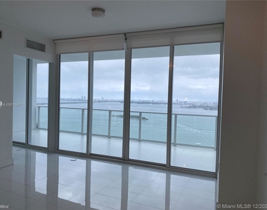 2020 N Bayshore Dr Apt 3207 - Photo Thumbnail 5