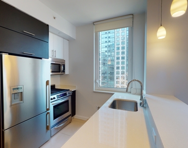 795 Columbus Avenue - Photo Thumbnail 2