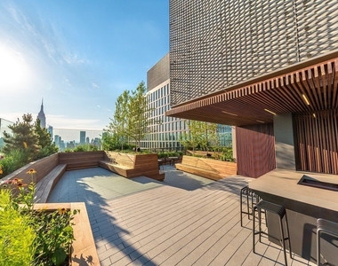 34th Street and 1st Avenue  - Photo Thumbnail 8