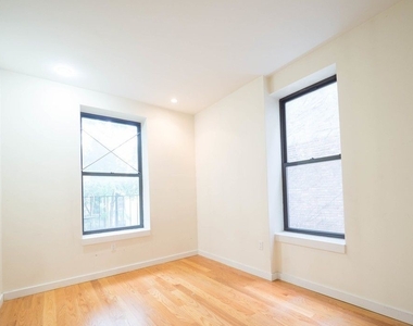 662 Park Place - Photo Thumbnail 2