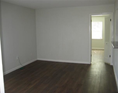 4525 Gilbert Avenue - Photo Thumbnail 3