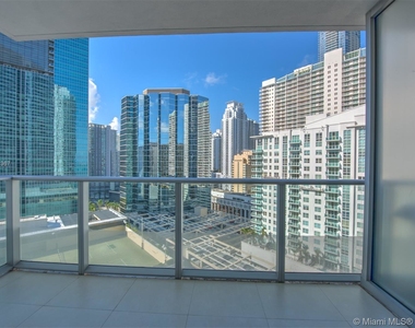 1300 Brickell Bay Dr - Photo Thumbnail 10