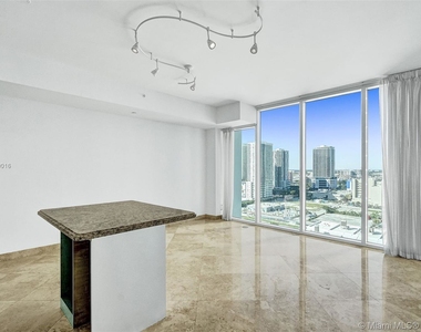 1040 Biscayne Blvd - Photo Thumbnail 4