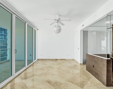 1040 Biscayne Blvd - Photo Thumbnail 13