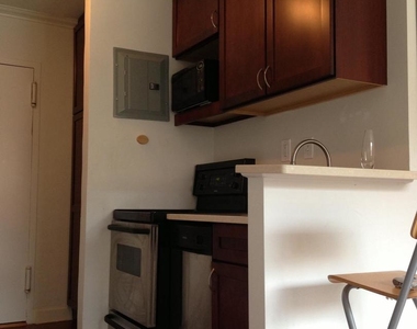 1011 Arlington Blvd #445 - Photo Thumbnail 6