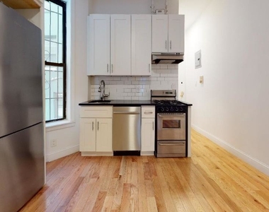 226 East 36 Street - Photo Thumbnail 4