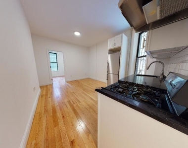 226 East 36 Street - Photo Thumbnail 5