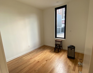 452 East New York Ave - Photo Thumbnail 7