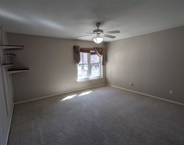 3827 Gilbert Avenue - Photo Thumbnail 6