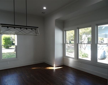 402 S Rosemont Avenue - Photo Thumbnail 8