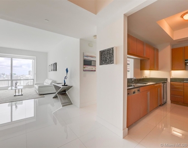 1425 Brickell Ave - Photo Thumbnail 13