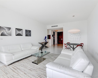 1425 Brickell Ave - Photo Thumbnail 8