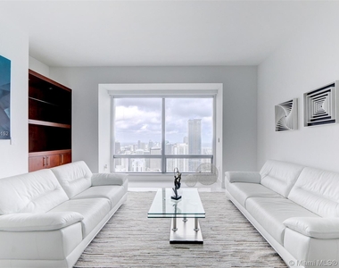 1425 Brickell Ave - Photo Thumbnail 7