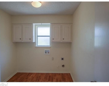 1417 Carriage Ln - Photo Thumbnail 12